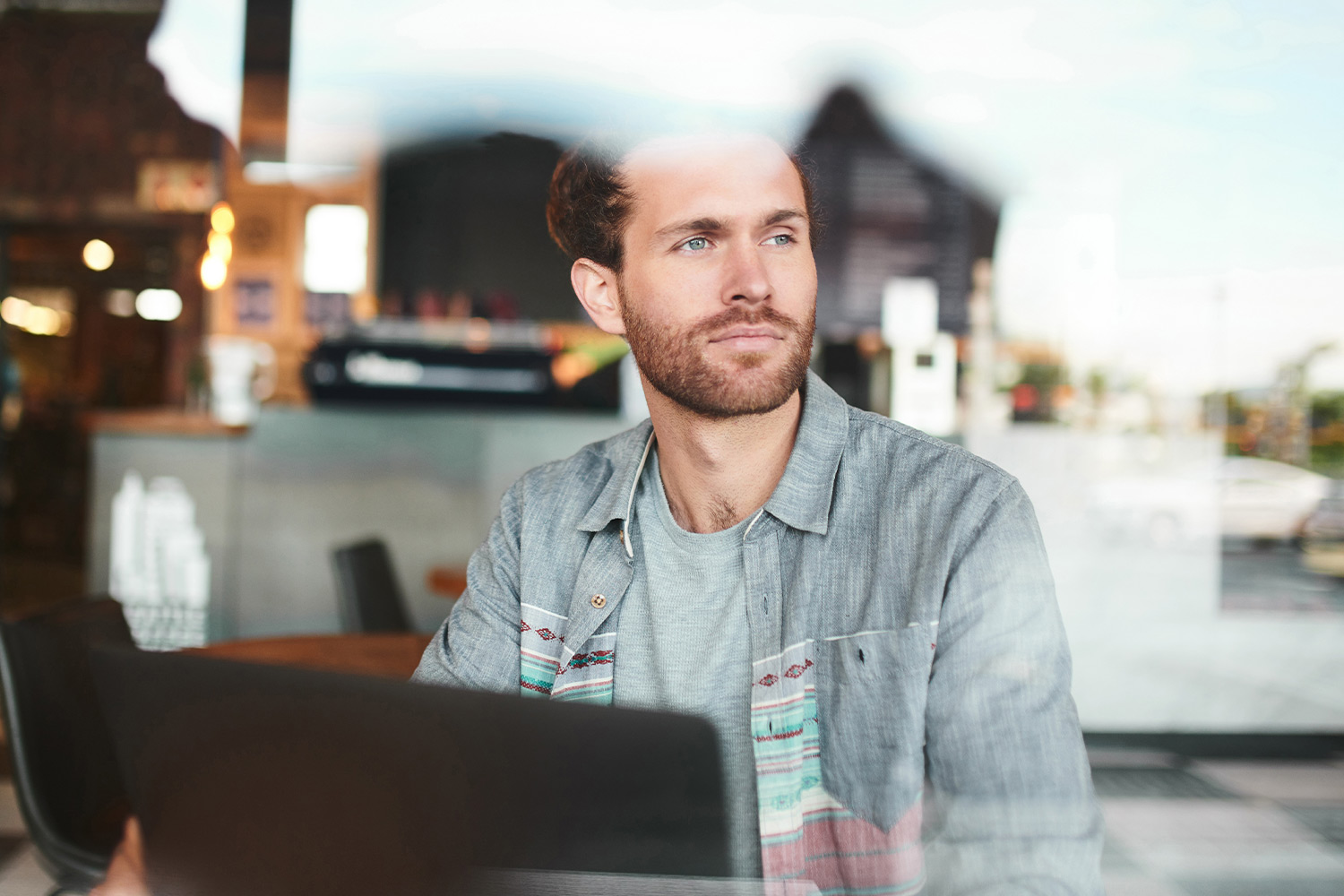 https://www.wealthcap.com/wp-content/uploads/2023/08/blog_work_from_anywhere_keyvisual_3_2.jpg