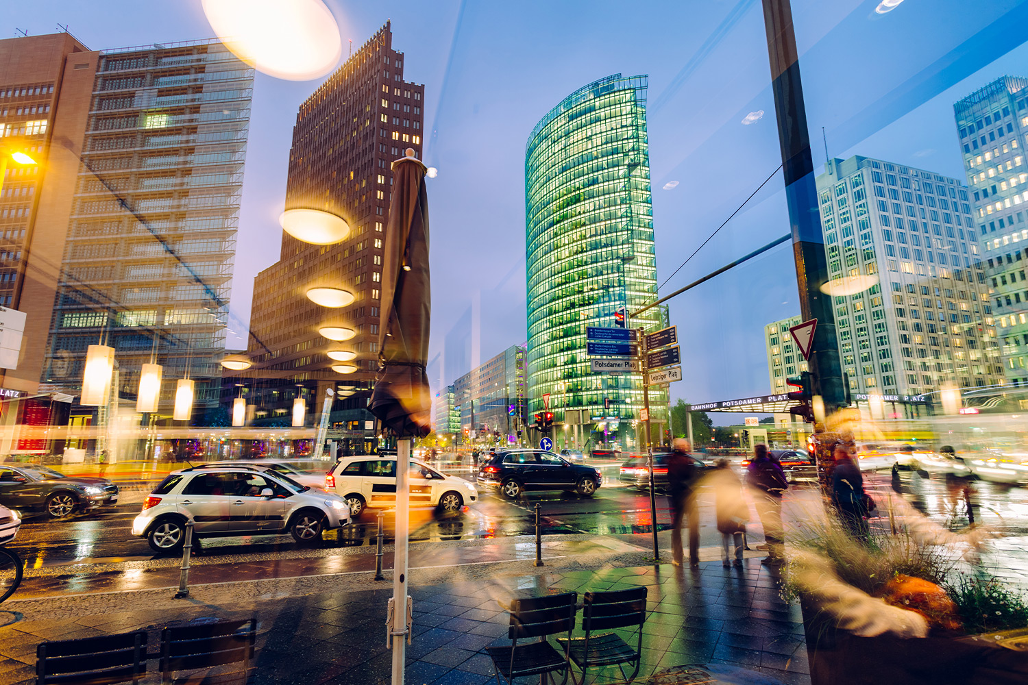 https://www.wealthcap.com/wp-content/uploads/2023/09/blog_marktueberblick_wohn_buro_immobilien_keyvisual_3_2.jpg
